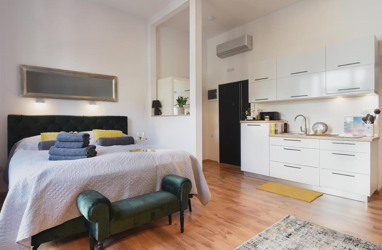 E&F Luxury Apartments Pula Luaran gambar